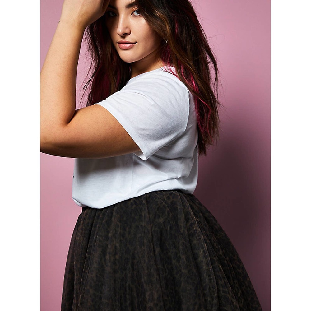 NWT Torrid Betsey Johnson Classic Fit Burnout Tee Top Shirt Size: 2X (18/20) - Picture 2 of 4